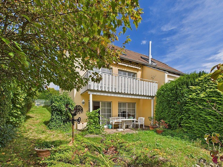 Foto EINZIEHEN. DURCHATMEN. DURCHSTARTEN � DOPPELHAUSH�LFTE MIT GARAGE IN TAUNUSSTEIN-NEUHOF