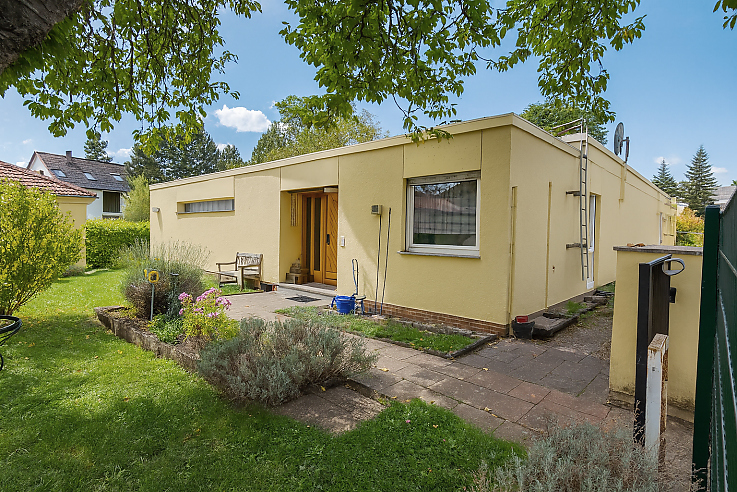 Foto ENTSPANNTES WOHNEN AUF EINER EBENE! BUNGALOW MIT HERRLICHEM GARTEN IN TOPLAGE VON BRETZENHEIM
