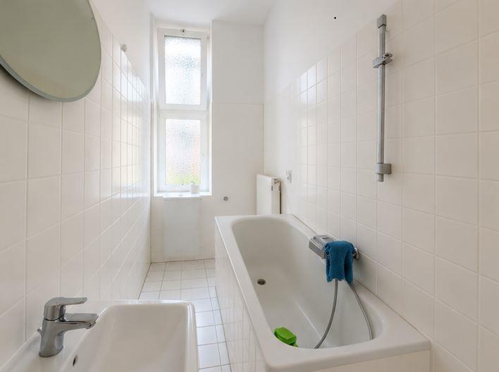 Gemütliche 1-Zimmer Altbauwohnung mit moderner Küche - Photo 5