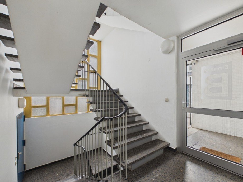Treppenhaus (3) Etagenwohnung Wiesbaden
