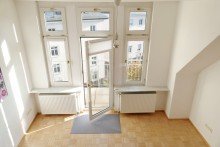 Blick von der Treppe SCHMUCKST�CK MIT GESCHICHTE IM SCH�NEN RHEINGAUVIERTEL - ALTBAUCHARME TRIFFT MAISONETTE