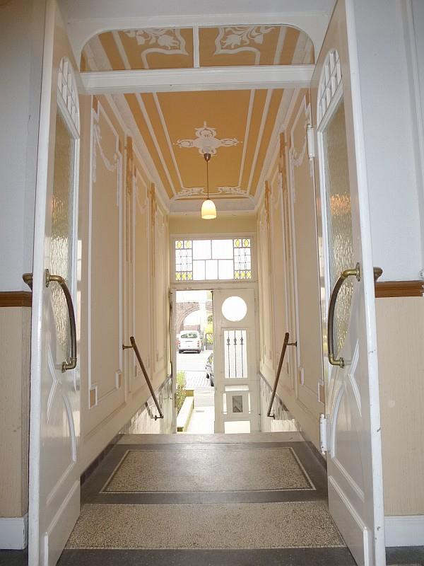 Hauseingang Etagenwohnung Wiesbaden