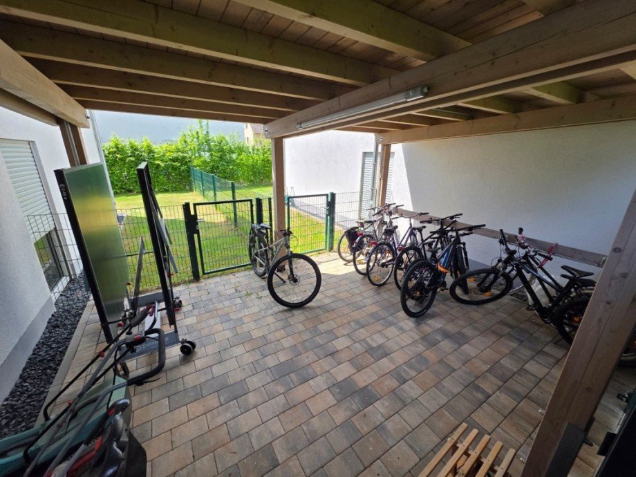 Fahrradstellplatz Doppelhaush�lfte Frankfurt (Zeilsheim)