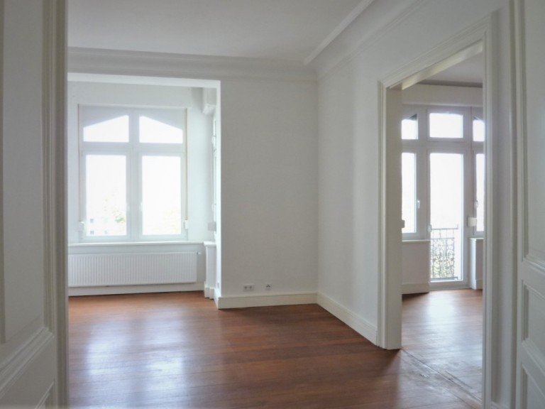 Wohn/ Esszimmer Wiesbaden Etagenwohnung ALTBAUWOHNUNG mit EINBAUK�CHE und Balkon in ZENTRALER LAGE (Rand Rheingauviertel)