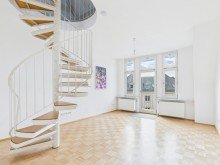 Wohnzimmer SCHMUCKST�CK MIT GESCHICHTE IM SCH�NEN RHEINGAUVIERTEL - ALTBAUCHARME TRIFFT MAISONETTE