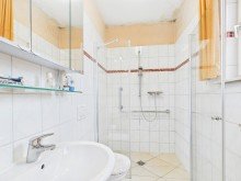 Bad Einliegerwohnung ENTSPANNTES WOHNEN AUF EINER EBENE! BUNGALOW MIT HERRLICHEM GARTEN IN TOPLAGE VON BRETZENHEIM