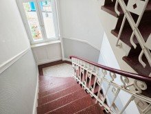 Treppenhaus SCHMUCKST�CK MIT GESCHICHTE IM SCH�NEN RHEINGAUVIERTEL - ALTBAUCHARME TRIFFT MAISONETTE