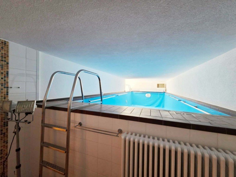 Schwimmhalle Einfamilienhaus Alzey