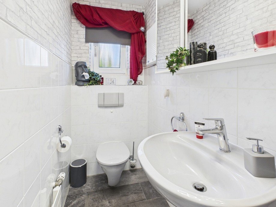 G�ste WC Erdgeschoss Mehrfamilienhaus Wiesbaden