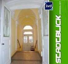 Treppenhaus / Hauseingang ��� GEM�TLICHE DACHGESCHOSSWOHNUNG RUHIGER CITY-LAGE ���