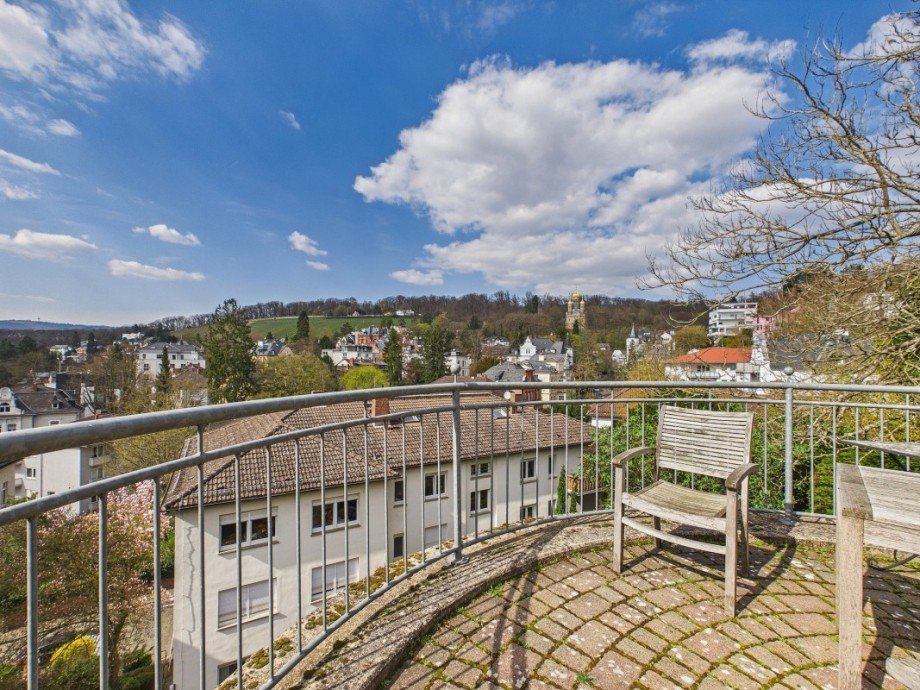 Aublick vom Grundst�ck Etagenwohnung Wiesbaden