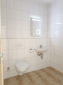 G�ste-WC LICHT, LUFT UND WEITBLICK - OFFENES WOHNEN IM PENTHOUSE MIT SONNIGER DACHTERRASSE