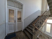 Wohnungseingang VERMIETETE 3-ZIMMER-ALTBAUWOHNUNG MIT BALKON IN VERKEHRSG�NSTIGER LAGE VON WIESBADEN