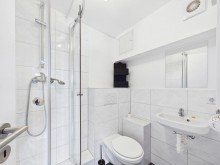Hobbyraum mit Duschbad BLICKFANG NEROBERG - Moderne 3-ZIMMER-WOHNUNG MIT GARAGE UND EINBAUK�CHE