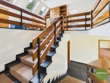 Treppenhaus SELTENE GELEGENHEIT IN TOP LAGE! CHARMANTES ANWESEN MIT GROSSEM GRUNDST�CK