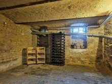 Keller 2 CHARMANTES UND GUT GEPFLEGTES EINFAMILIENHAUS MIT NEBENGEGEB�UDE, HOF- UND GARTENBEREICH