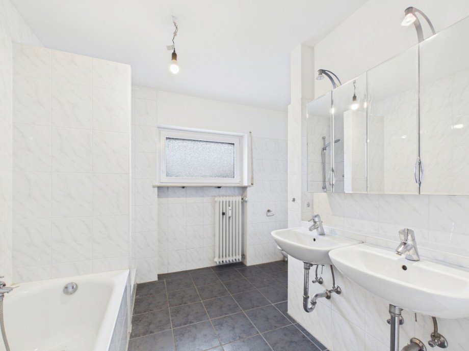 Badezimmer Mehrfamilienhaus Wiesbaden