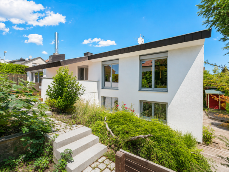 Au�enansicht Hofheim (Marxheim) Einfamilienhaus LICHT. RAUM. LEBENSQUALIT�T. FREISTEHENDES EINFAMILIENHAUS IN HOFHEIM-MARXHEIM