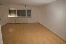 Wohnzimmer SUPER LAGE! ZENTRAL & RUHIG. H�bsche Wohnung mit Balkon, Einbauk�che, PKW-Stellplatz