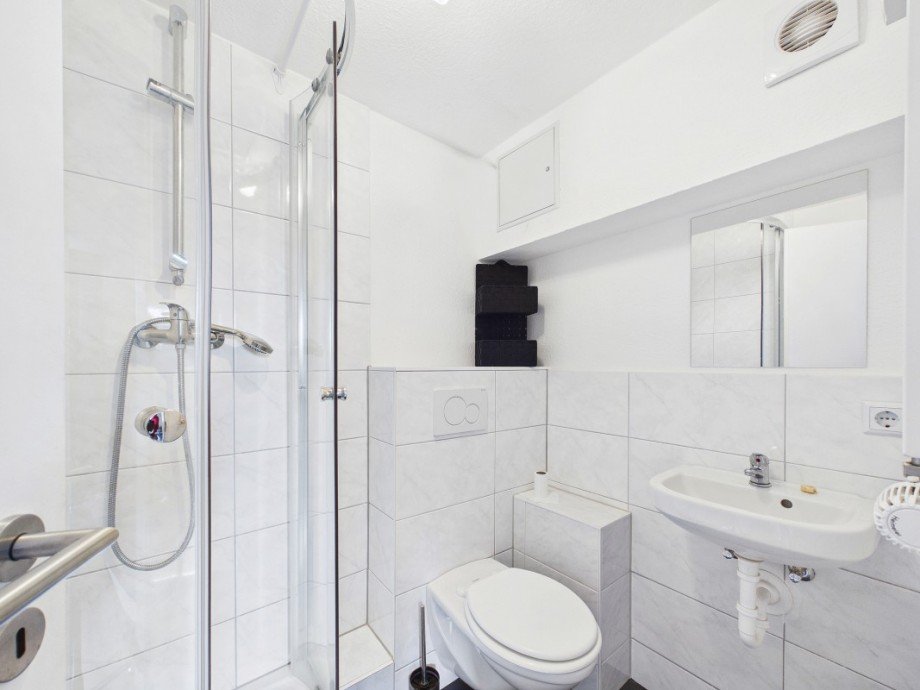 Hobbyraum mit Duschbad Etagenwohnung Wiesbaden