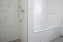 Tageslichtbad SCHICKE WOHNUNG mit TOP AUSSTATTUNG in CHARMANTEM WOHNENSEMBLE