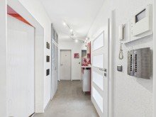 Flur Erdgeschoss DER SOMMER KANN KOMMEN! GEPFLEGTES ZWEIFAMILIENHAUS MIT VIEL PLATZ