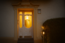 Hauseingang SCHMUCKST�CK MIT GESCHICHTE IM SCH�NEN RHEINGAUVIERTEL - ALTBAUCHARME TRIFFT MAISONETTE