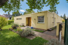 Au�enansicht ENTSPANNTES WOHNEN AUF EINER EBENE! BUNGALOW MIT HERRLICHEM GARTEN IN TOPLAGE VON BRETZENHEIM