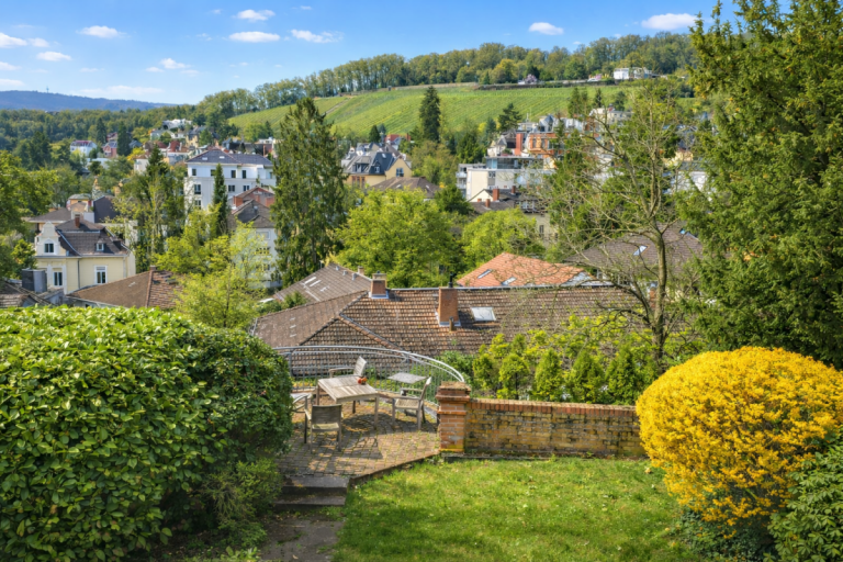 Au�enanslage u. Ausblick Wiesbaden Etagenwohnung BLICKFANG NEROBERG - Moderne 3-ZIMMER-WOHNUNG MIT GARAGE UND EINBAUK�CHE