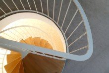 Wendeltreppe SCHMUCKST�CK MIT GESCHICHTE IM SCH�NEN RHEINGAUVIERTEL - ALTBAUCHARME TRIFFT MAISONETTE