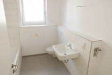Tageslichtbad SCHICKE WOHNUNG mit TOP AUSSTATTUNG in CHARMANTEM WOHNENSEMBLE