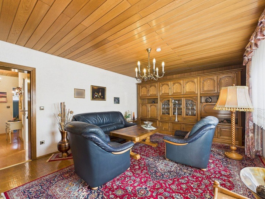 Wohnzimmer Obergeschoss Mehrfamilienhaus Wiesbaden