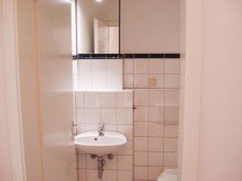 G�ste-WC H�BSCHE WOHNUNG mit EINBAUK�CHE, BALKON und GARAGE