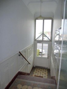 Treppenhaus VERMIETETE 3-ZIMMER-ALTBAUWOHNUNG MIT BALKON IN VERKEHRSG�NSTIGER LAGE VON WIESBADEN