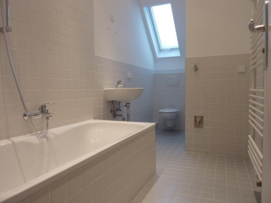 Badezimmer Dachgeschosswohnung Wiesbaden