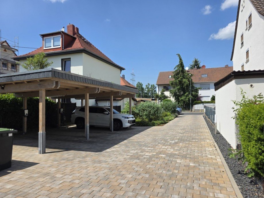 Einfahrt Doppelhaush�lfte Frankfurt (Zeilsheim)