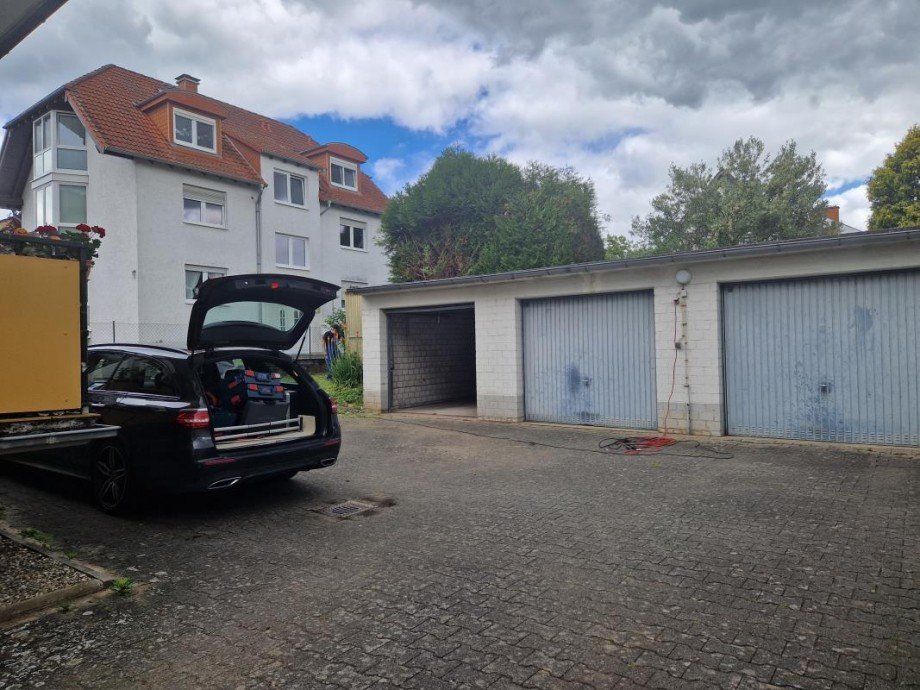 Hinterhof Garagen Etagenwohnung Walluf