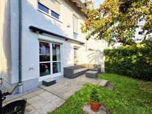 Terrasse REIHENHAUS IN FAMILIENFREUNDLICHER ORTSRANDLAGE VON NIEDER-ESCHBACH