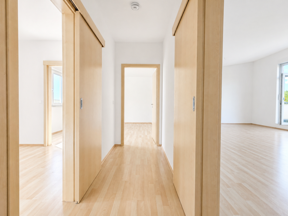 LICHT, LUFT UND WEITBLICK - OFFENES WOHNEN IM PENTHOUSE MIT SONNIGER DACHTERRASSE - Photo 1