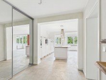 Flur/Garderobe BLICKFANG NEROBERG - Moderne 3-ZIMMER-WOHNUNG MIT GARAGE UND EINBAUK�CHE