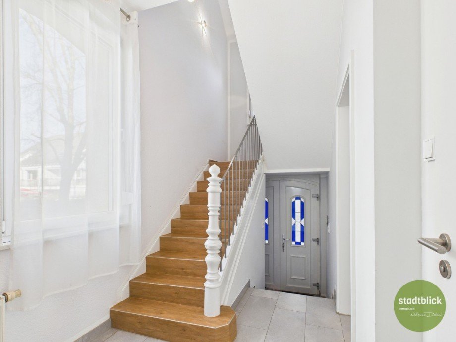 Eingang - Treppenhaus Einfamilienhaus Wiesbaden