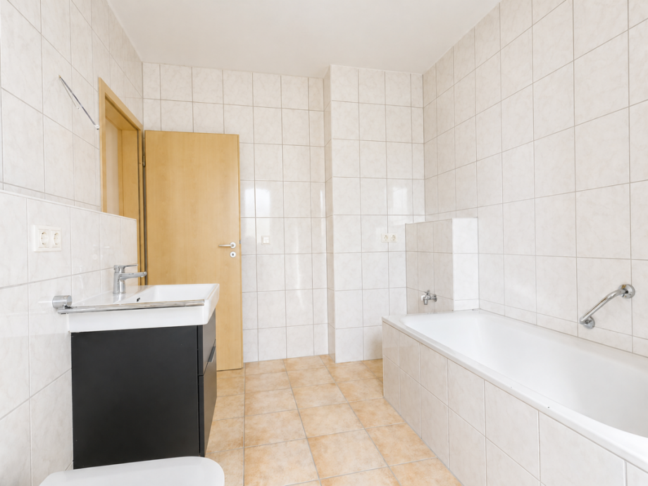 Bad (Ansicht 3) Etagenwohnung Wiesbaden