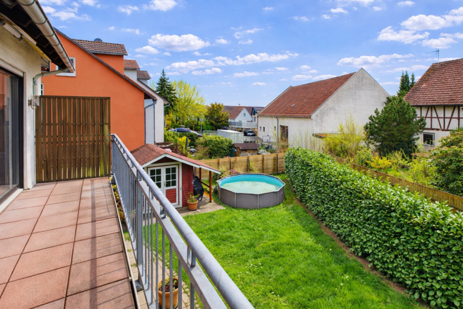 Balkon Blick Garten Mehrfamilienhaus Wiesbaden