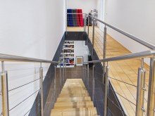 Treppenaufgang WOHNEN WIE IM HAUS - GROSSZ�GIGE MAISONETTEWOHNUNG MIT TERRASSE UND GARTENANTEIL