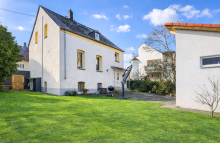 Startbild CHARMANTES UND GUT GEPFLEGTES EINFAMILIENHAUS MIT NEBENGEGEB�UDE, HOF- UND GARTENBEREICH