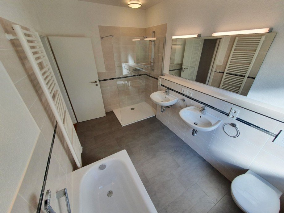 Badezimmer Doppelhaush�lfte Frankfurt (Zeilsheim)