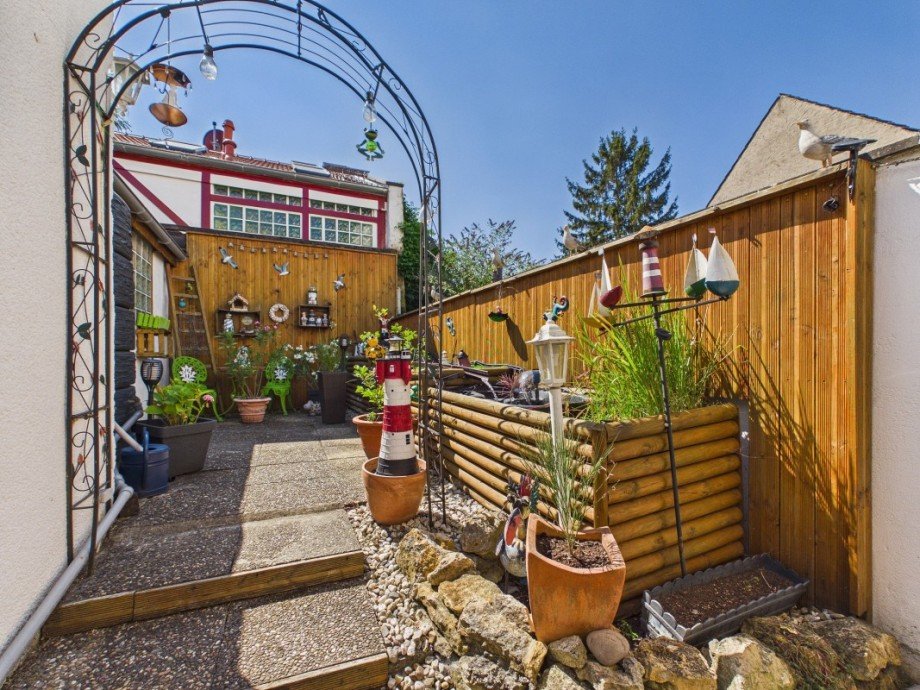 Hof (3) Einfamilienhaus Mainz