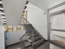 Treppenhaus (3) HELLES APARTMENT MIT BALKON, TAGESLICHTBAD UND KELLER - BIEBRICHER ALLEE
