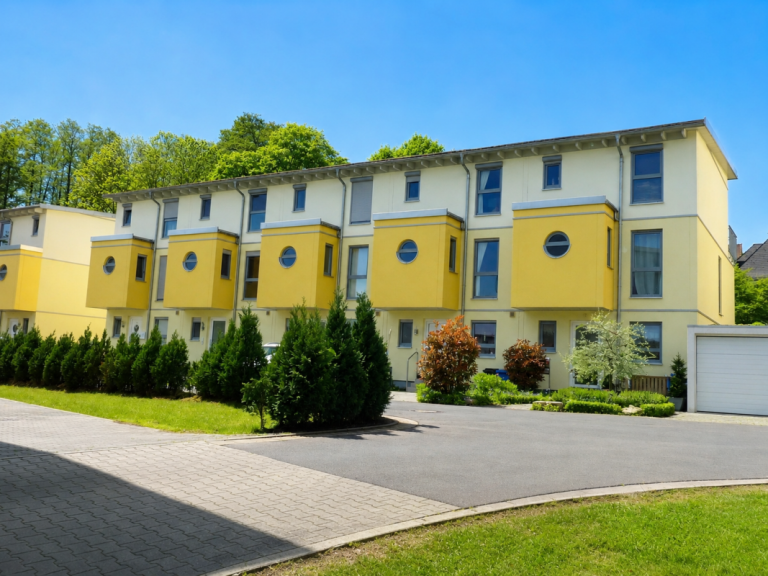 Au�enansicht Oberursel Reihenmittelhaus MODERN TOWNHOUSE IN A PRIME LOCATION - CLOSE TO THE FRANKFURT INTERNATIONAL SCHOOL (FIS)