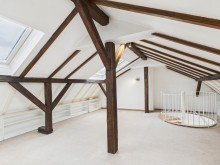 Dachzimmer (2) SCHMUCKST�CK MIT GESCHICHTE IM SCH�NEN RHEINGAUVIERTEL - ALTBAUCHARME TRIFFT MAISONETTE